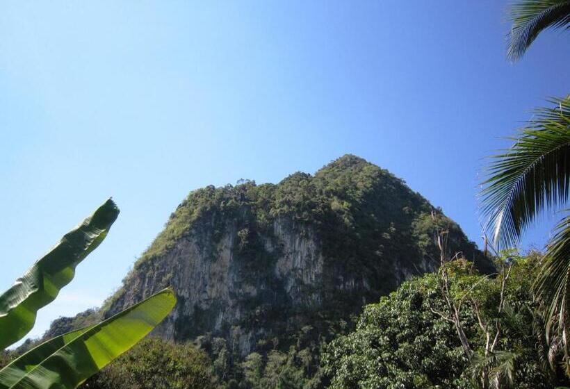 Phanom Bencha Mountain Resort