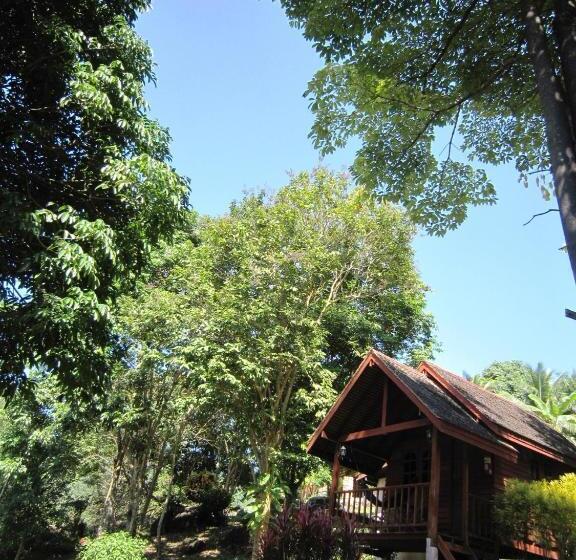 Phanom Bencha Mountain Resort