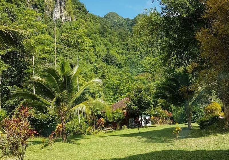 Phanom Bencha Mountain Resort