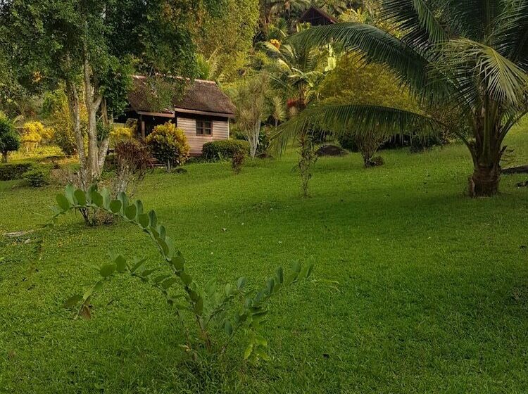 Phanom Bencha Mountain Resort