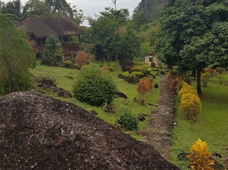 Phanom Bencha Mountain Resort