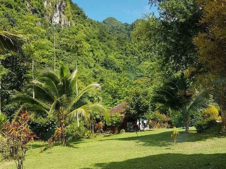 Phanom Bencha Mountain Resort