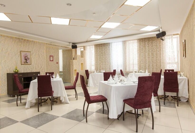 Regina Hotel On Universitetskaya