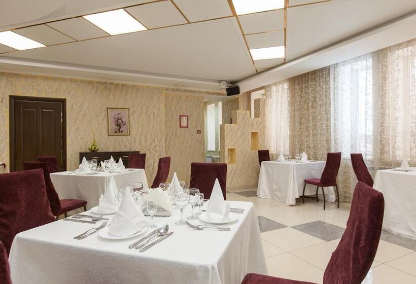 Regina Hotel On Universitetskaya