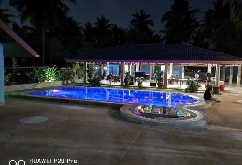 Курорт Blue Beach Bungalow