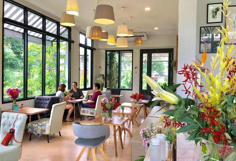 استراحتگاه La Riva Boutique