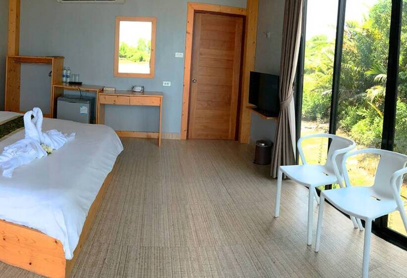 استراحتگاه The Grace Amphawa