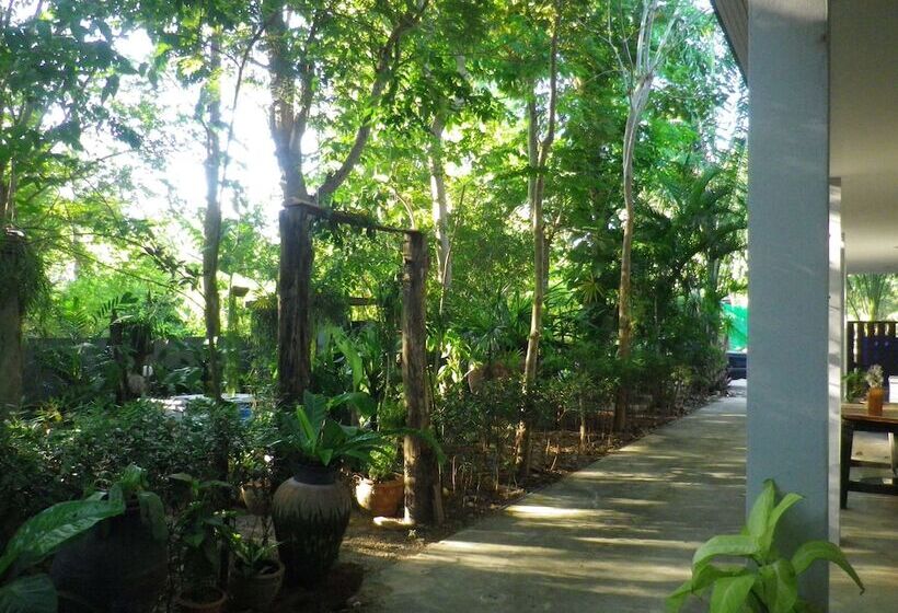 Курорт The Theatre Villa