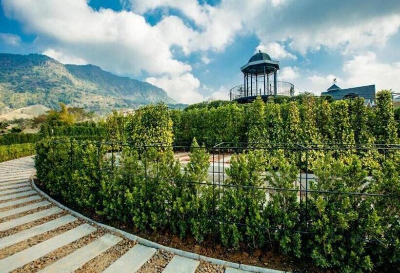 The Bluesky Resort @ Khao Kho