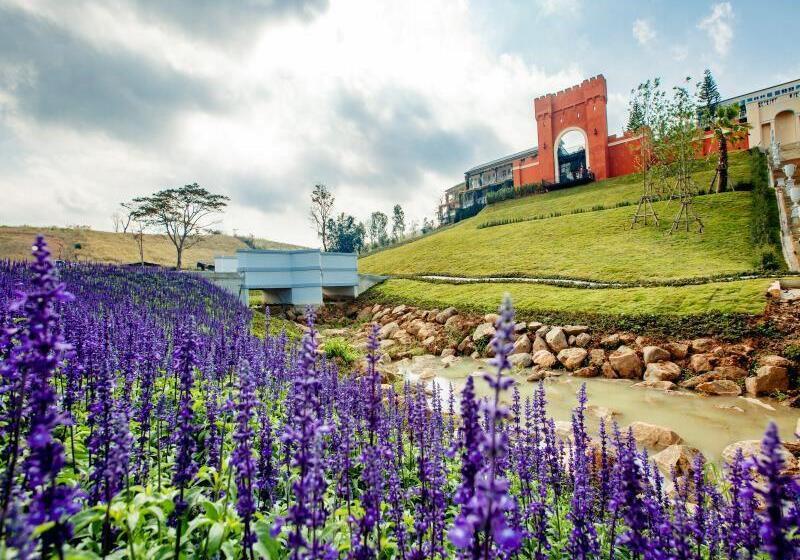 The Bluesky Resort @ Khao Kho