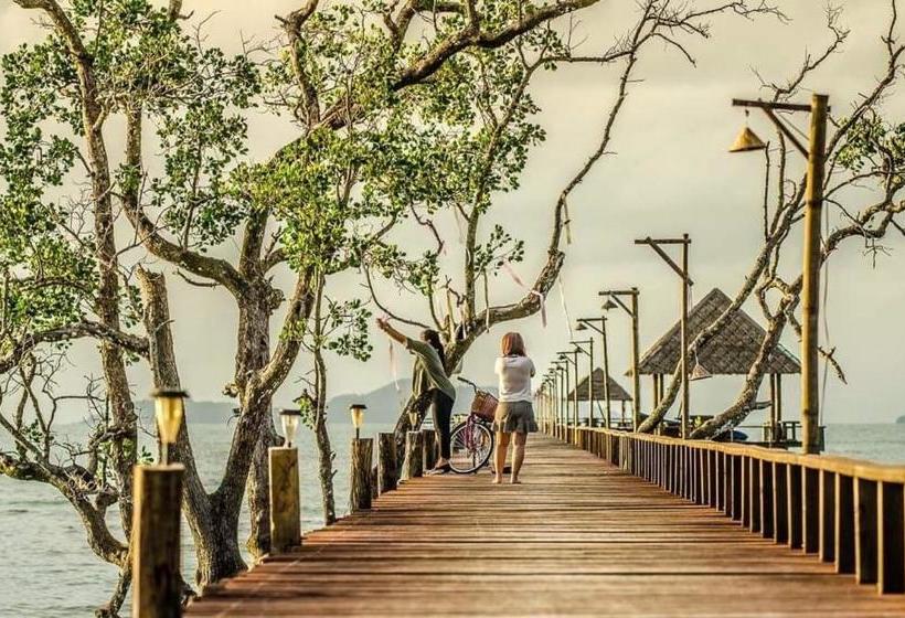 The Cinnamon Art Resort And Spa