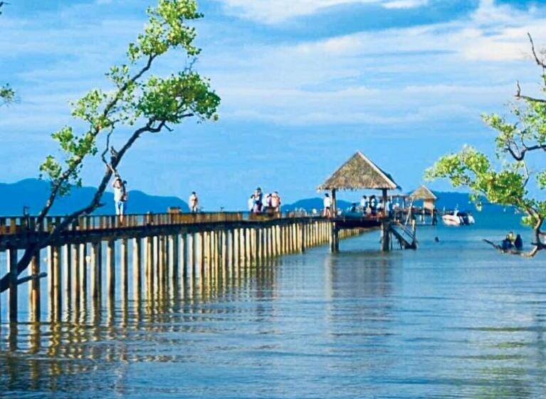 The Cinnamon Art Resort And Spa