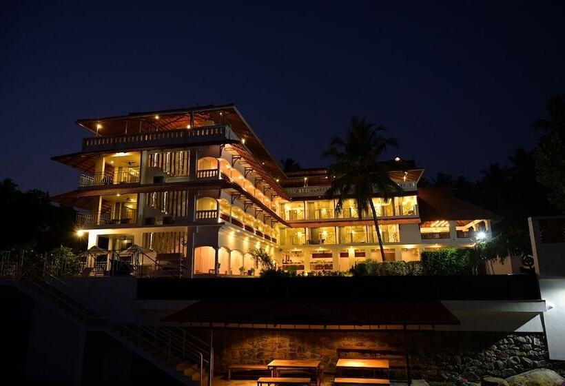 בית מלון כפרי Aadisaktthi Leisure Resort, Kovalam