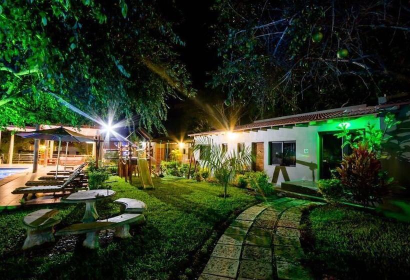 בית מלון כפרי Ossanzaia Bilene Lodge