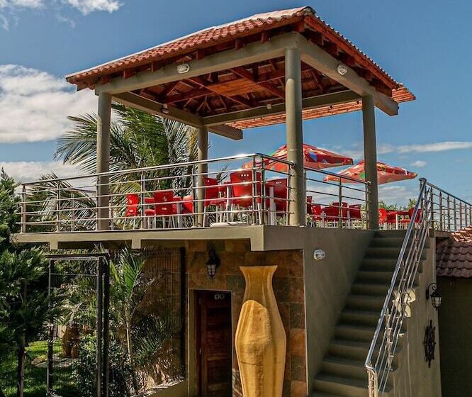 בית מלון כפרי Ossanzaia Bilene Lodge