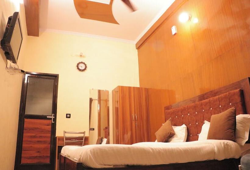 酒店 Rajat Residency