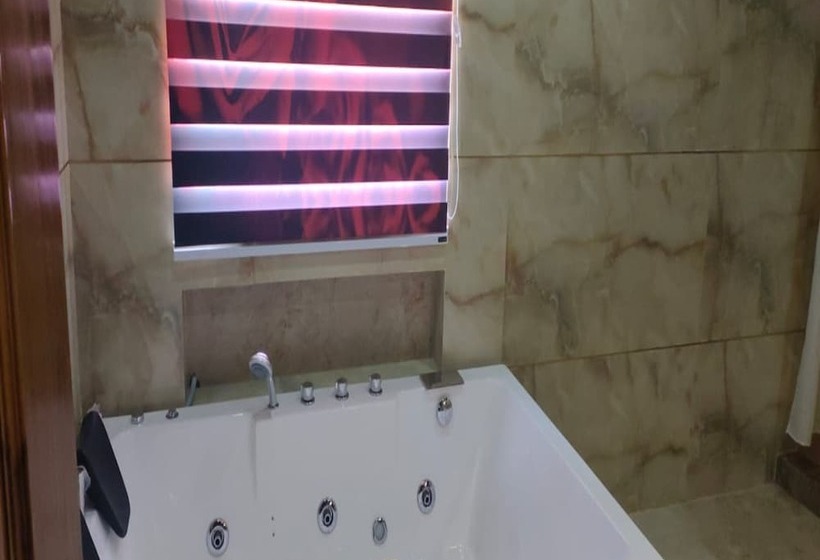 فندق Sahebs Castle Mcleodganj