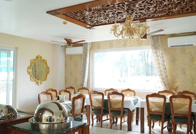 فندق Sahebs Castle Mcleodganj