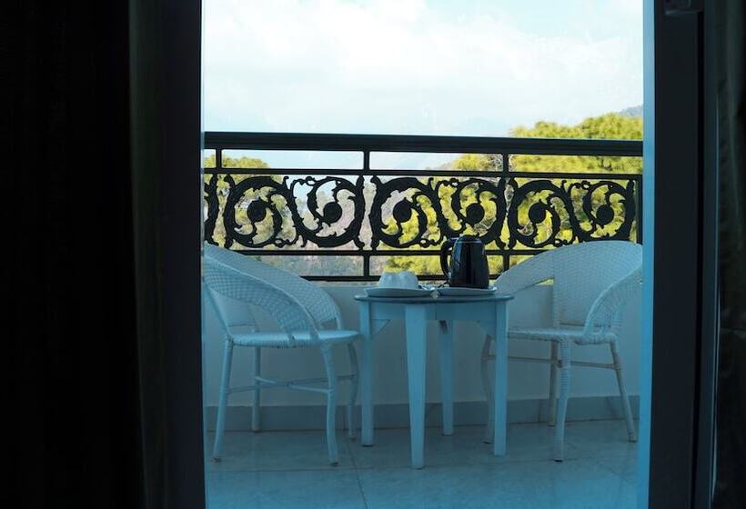 فندق Sahebs Castle Mcleodganj