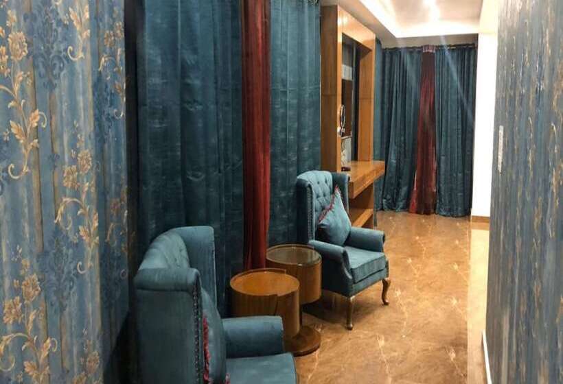 فندق Sahebs Castle Mcleodganj