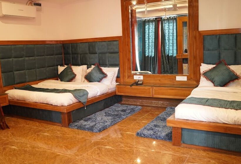 فندق Sahebs Castle Mcleodganj