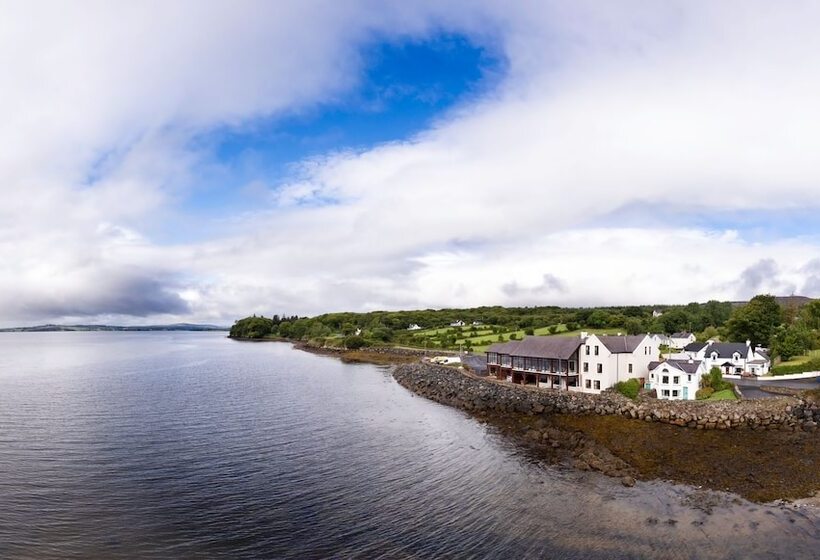 Отель The Waters Edge