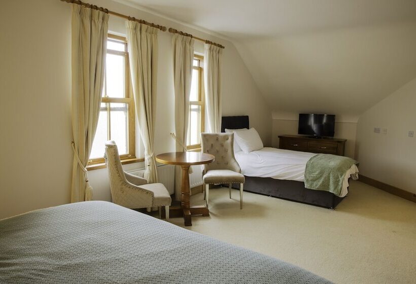 Отель The Waters Edge