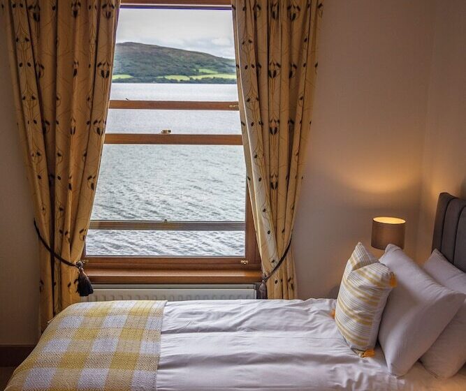 Отель The Waters Edge