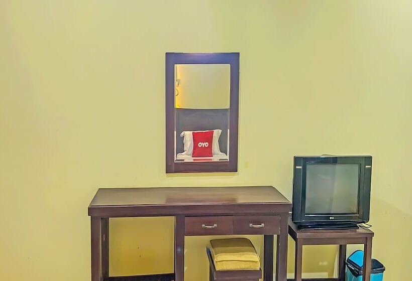 בית מלון כפרי Gajah Mada Indah By Oyo