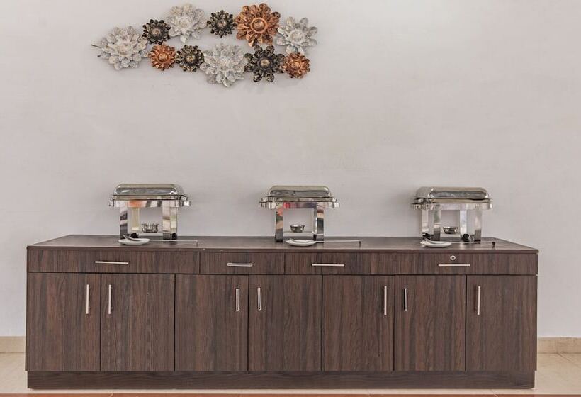 Itsy Hotels Peak View, 300 Mts From Mall Road