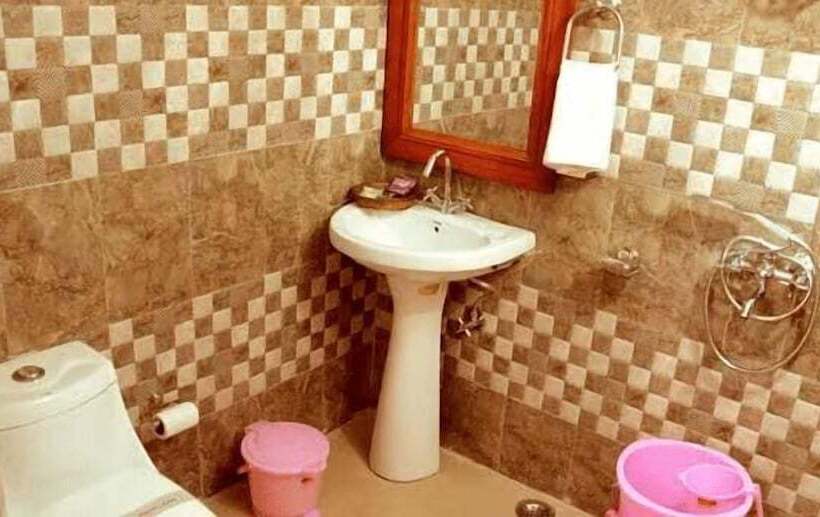 בית מלון כפרי The Parijat Retreat