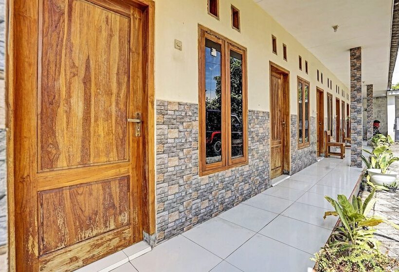 בית מלון כפרי Spot On 91824 Rumah Kaloka Syariah