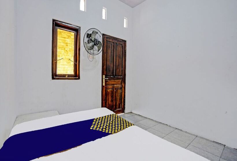 בית מלון כפרי Spot On 92086 Fun Guesthouse