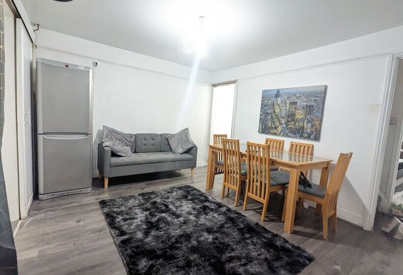 דירת נופש Charming 4 Bedroom House In Dover