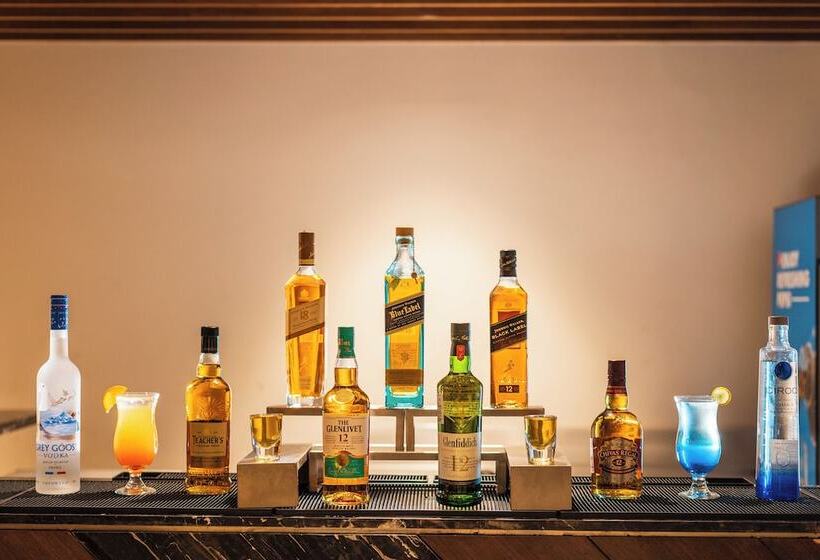 Отель De Mandarin Goa