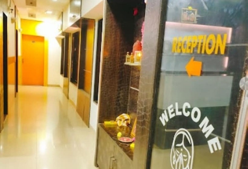 Iroomz Hotel Shree Krishna Palace