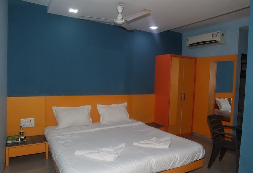 Iroomz Hotel Shree Krishna Palace