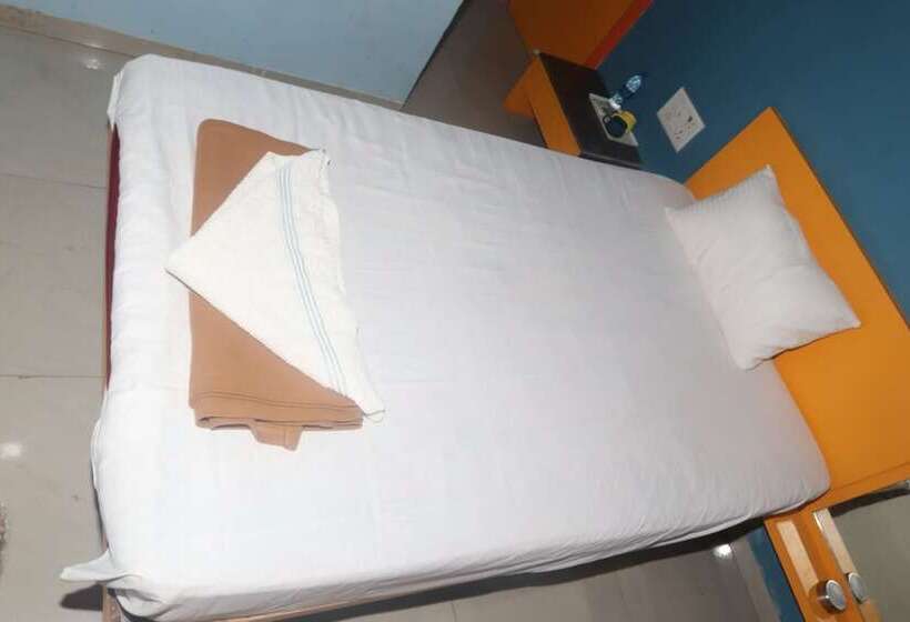 Iroomz Hotel Shree Krishna Palace