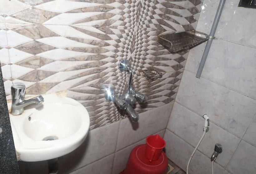 Iroomz Hotel Shree Krishna Palace