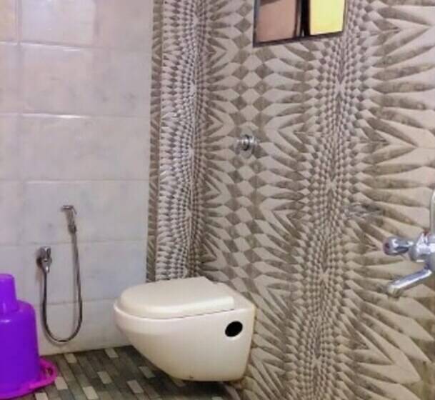 Iroomz Hotel Shree Krishna Palace