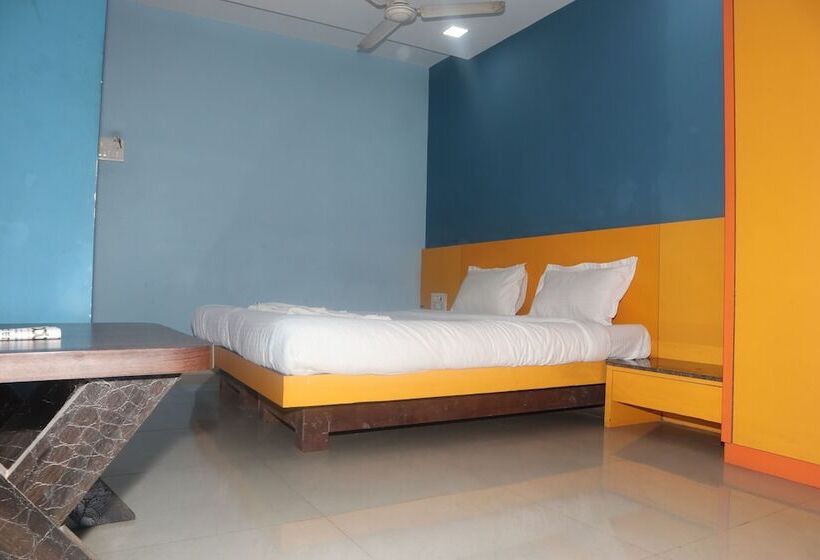 Iroomz Hotel Shree Krishna Palace
