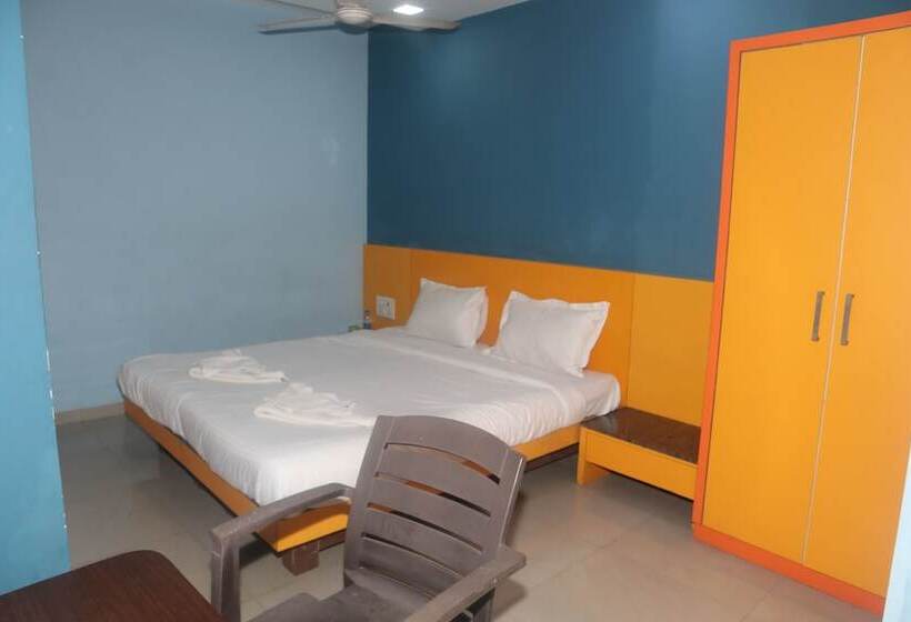 Iroomz Hotel Shree Krishna Palace