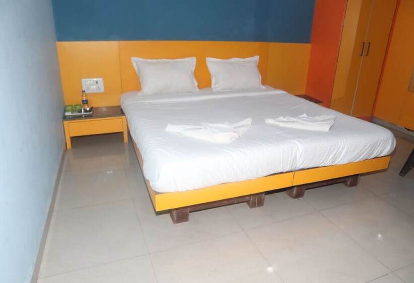 Iroomz Hotel Shree Krishna Palace