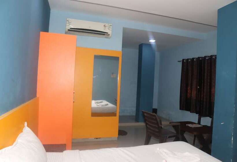 Iroomz Hotel Shree Krishna Palace