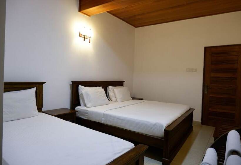 ホテル Riverside Inn