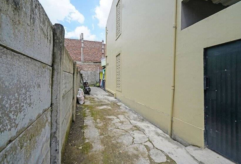 Отель Spot On 91993 Pondok Hs Padalarang Syariah