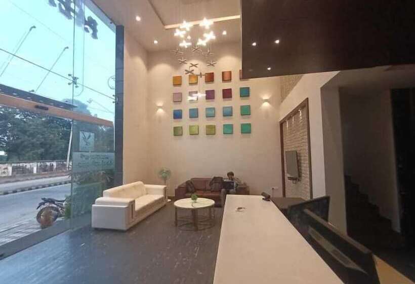 مبيت وإفطار Yuvraj Palace Inn