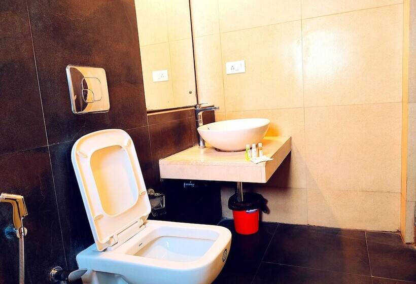 مبيت وإفطار Yuvraj Palace Inn