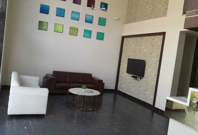 مبيت وإفطار Yuvraj Palace Inn