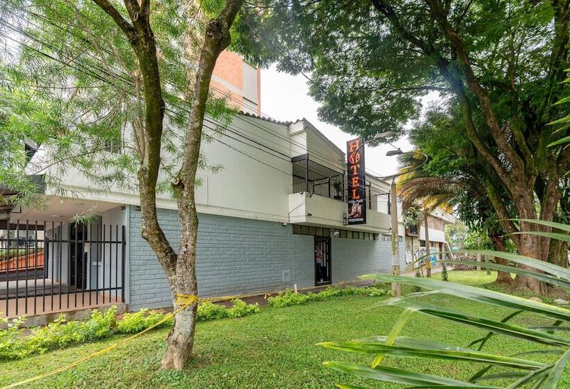 فندق Ayenda Villa Park Real